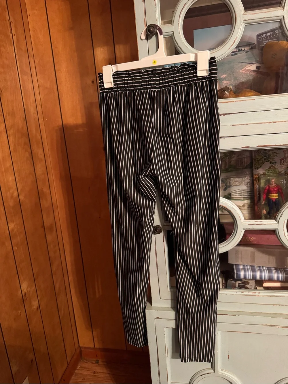 Women's Black & White Pinstripe Paperbag Waist Pants Size Small MM B7